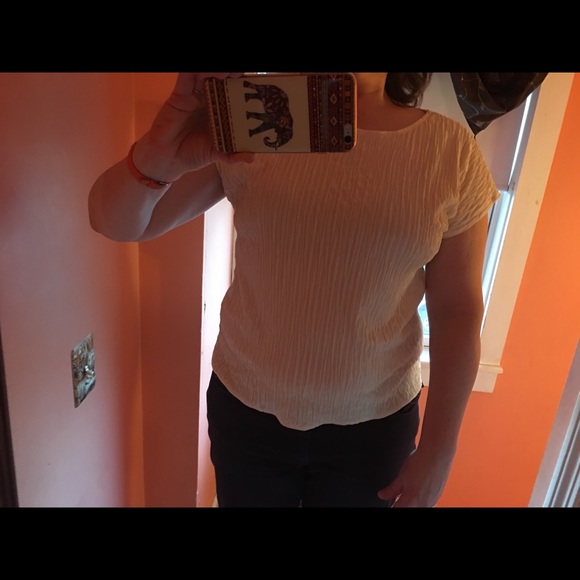 Ivory Shell-Type Blouse - Picture 4 of 4